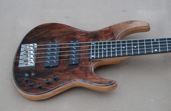 bajo Growlingman 5 walnut