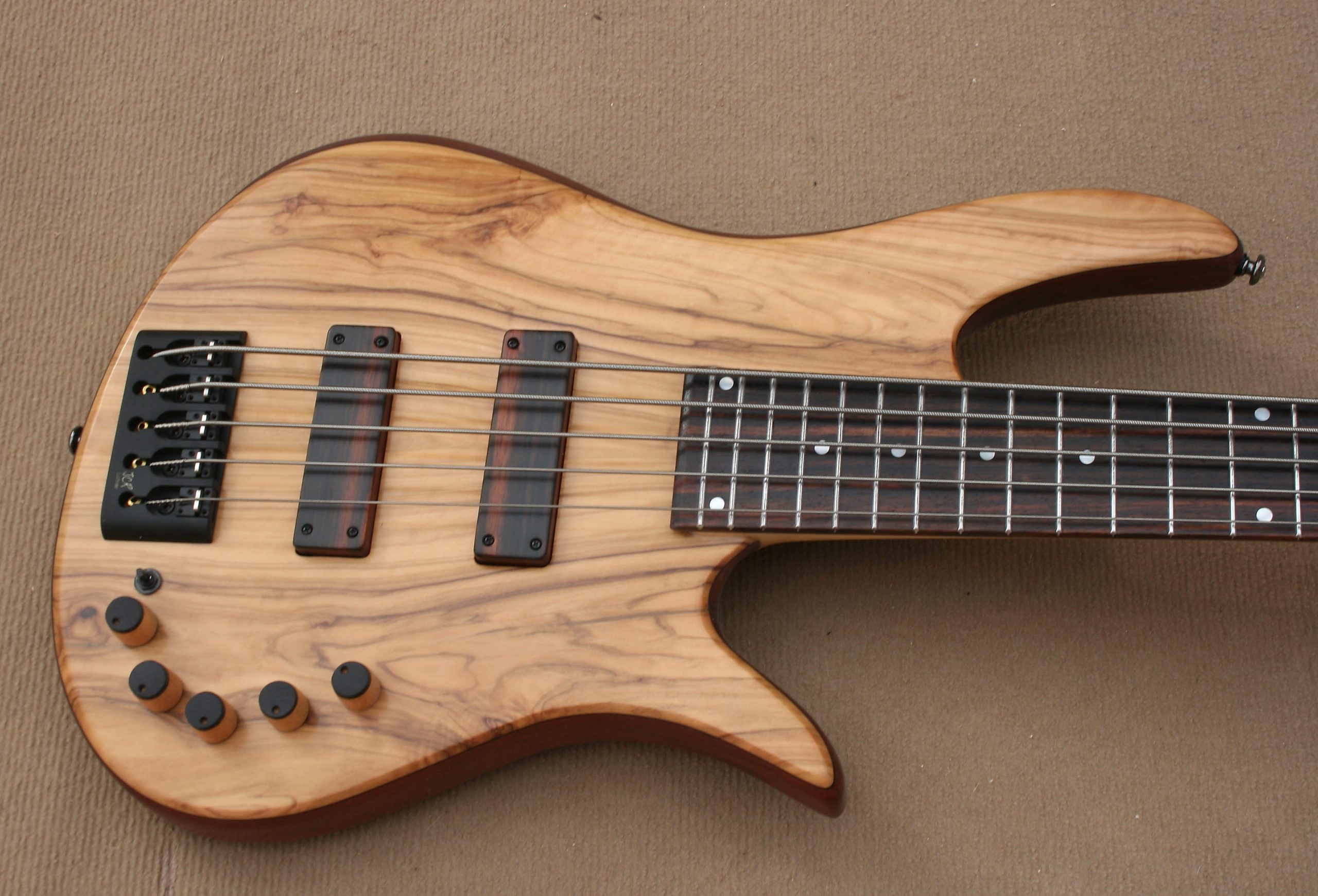 bajo CM 5 OLIVO