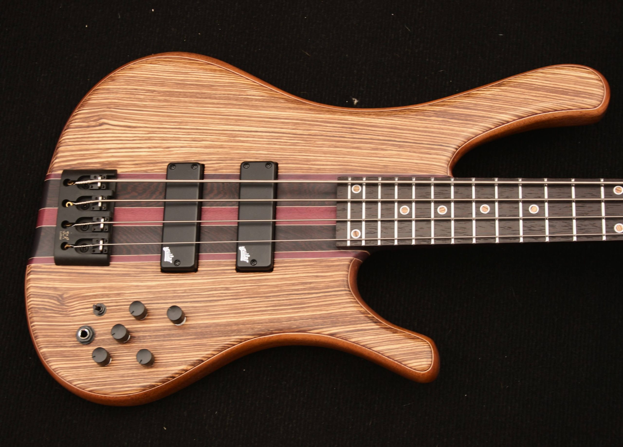 bajo Crosower 4 Zebrano