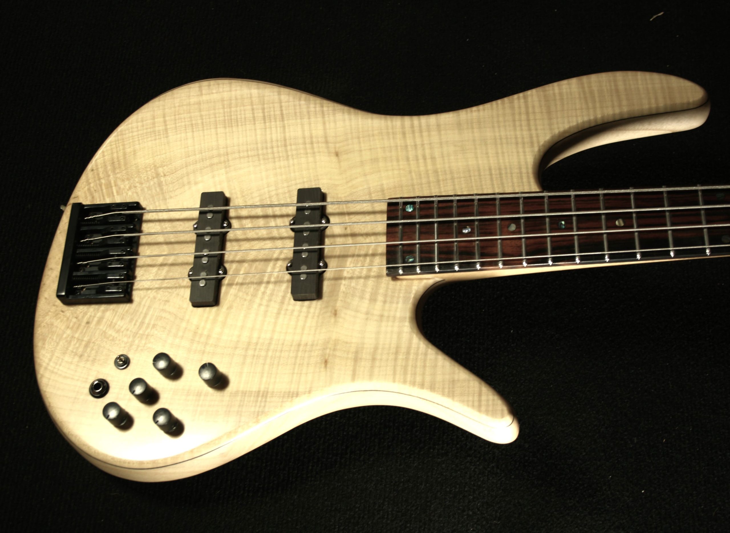 bajo CM4 Maple