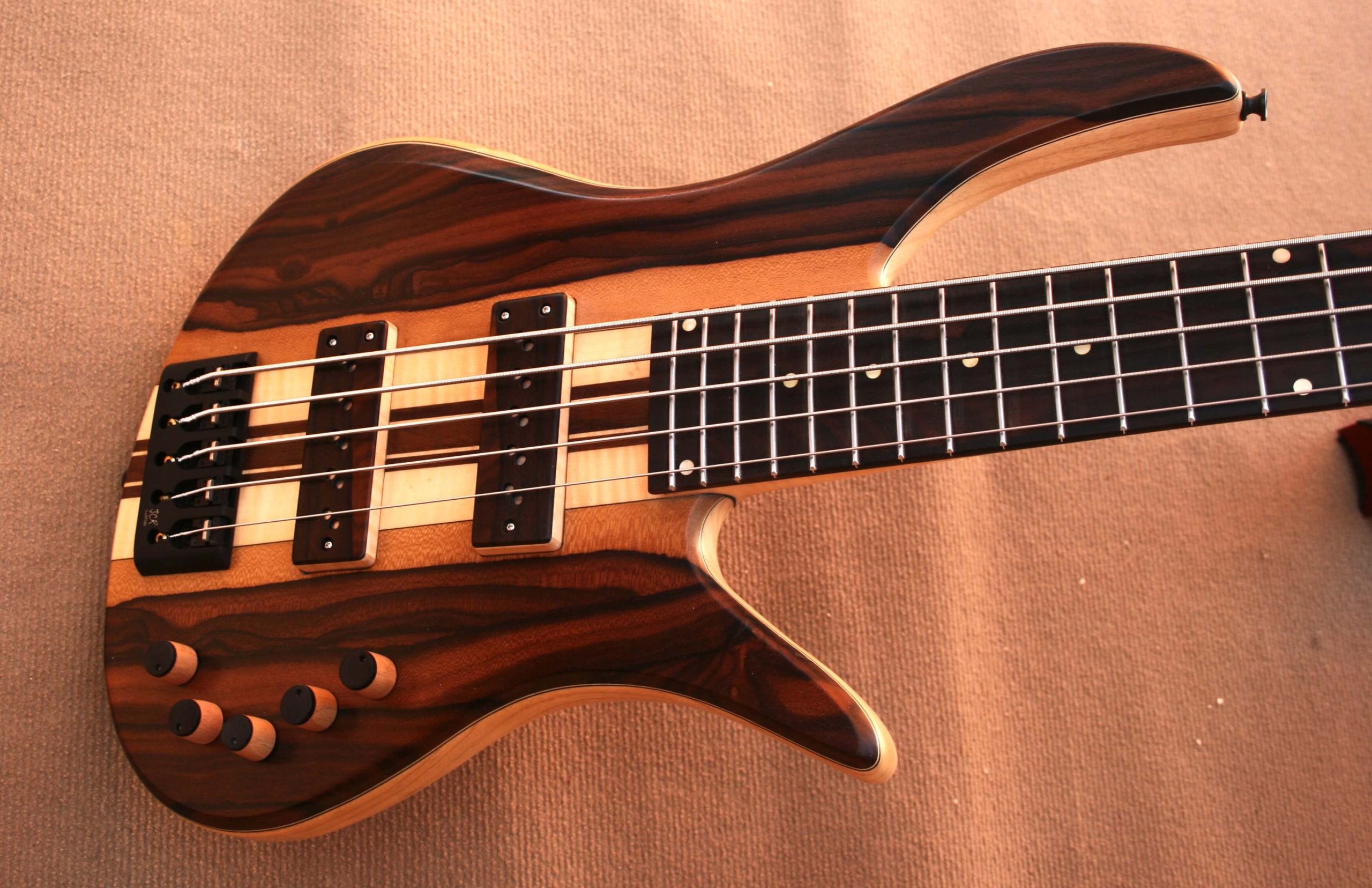 bajo Eclipse 5 Ziricote
